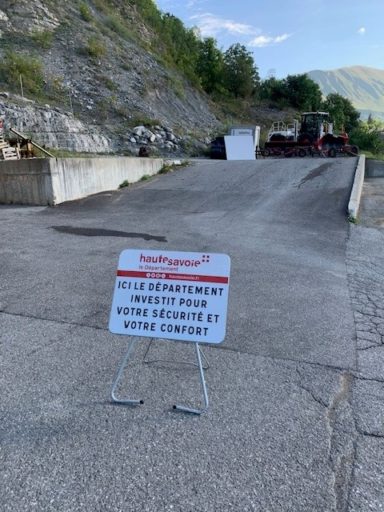 Stock sel garage Laplace